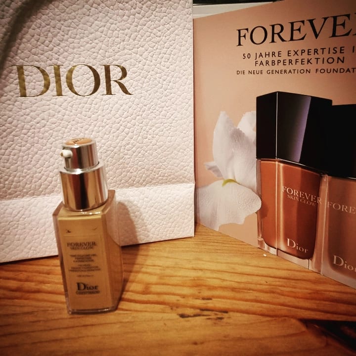 DIOR Forever Skin Glow Foundation 00 00 - review image