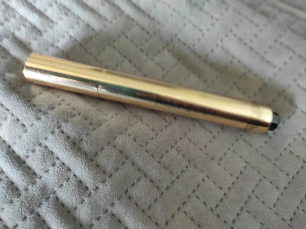 Yves Saint Laurent Icons Touche Éclat Le Stylo - review image