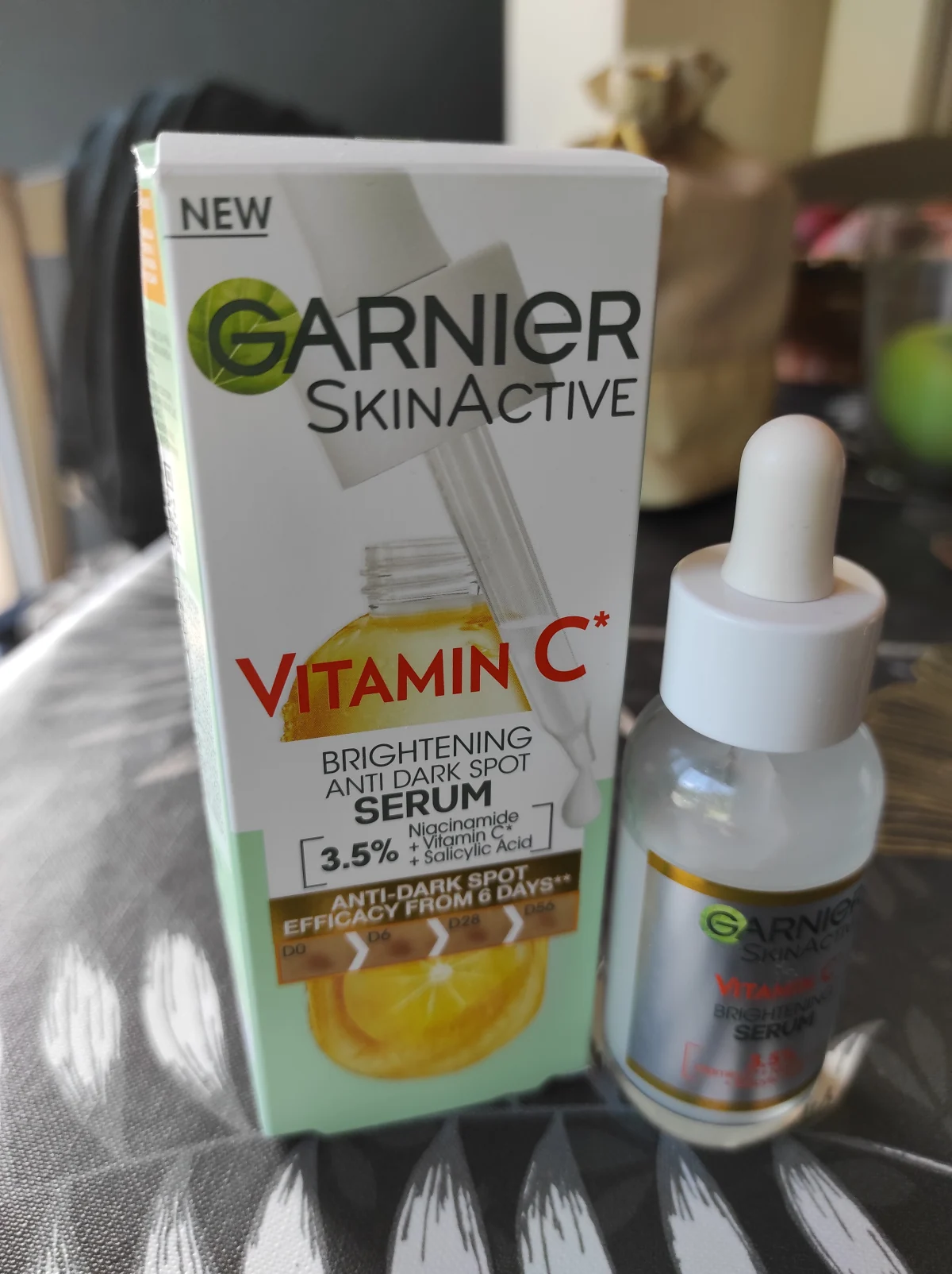 Garnier SkinActive Vitamine C* Anti-Pigmentvlekken Serum - Niacinamide en Salicylzuur - 30ml - review image