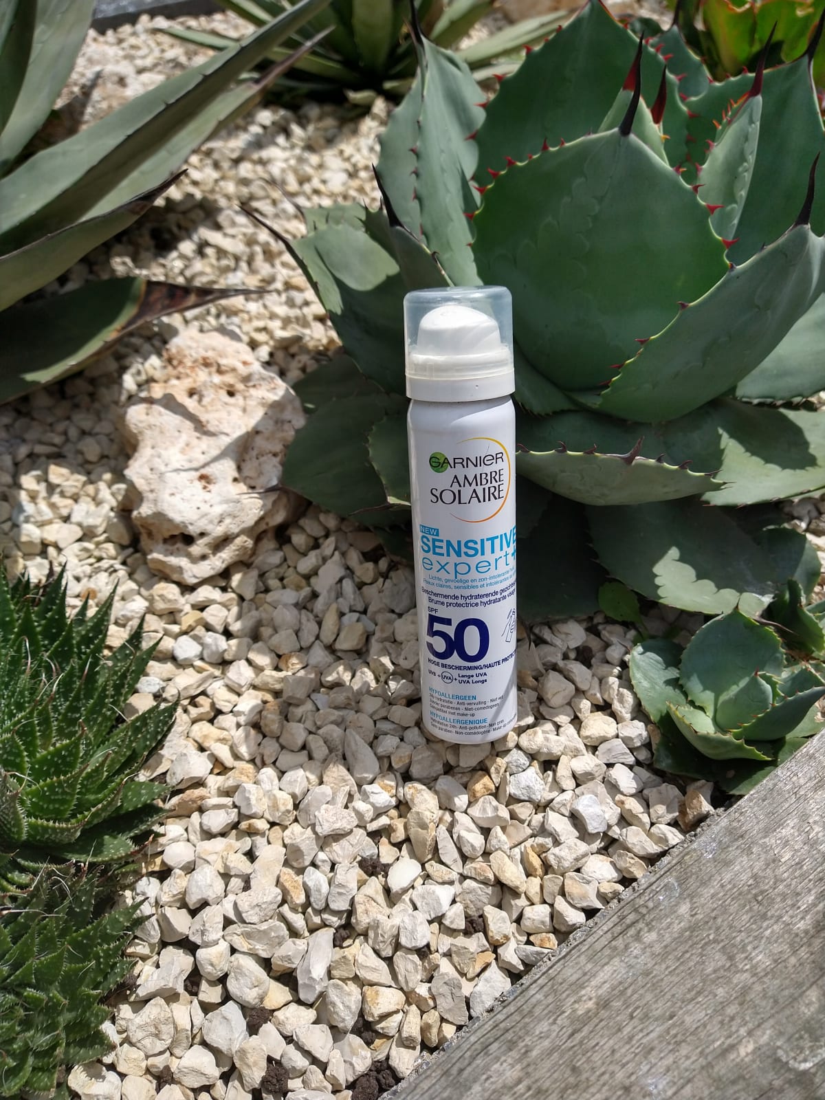 Ambre Solaire Sensitive Expert+ - Beschermende Gezichtsspray SPF 50+ 75ml - review image