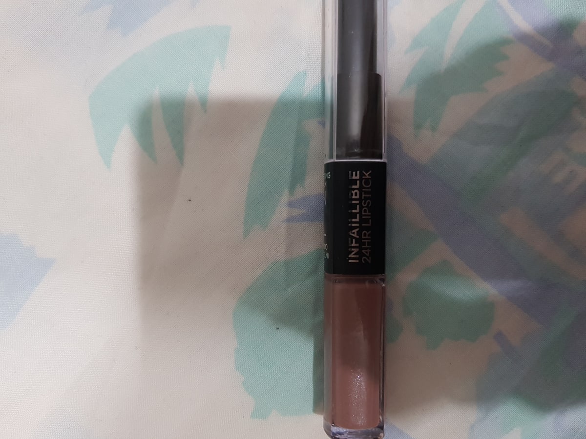 Vloeibare lippenstift L'Oreal Make Up Infaillible  24 uur Nº 502 Red to stay 5,7 g - review image