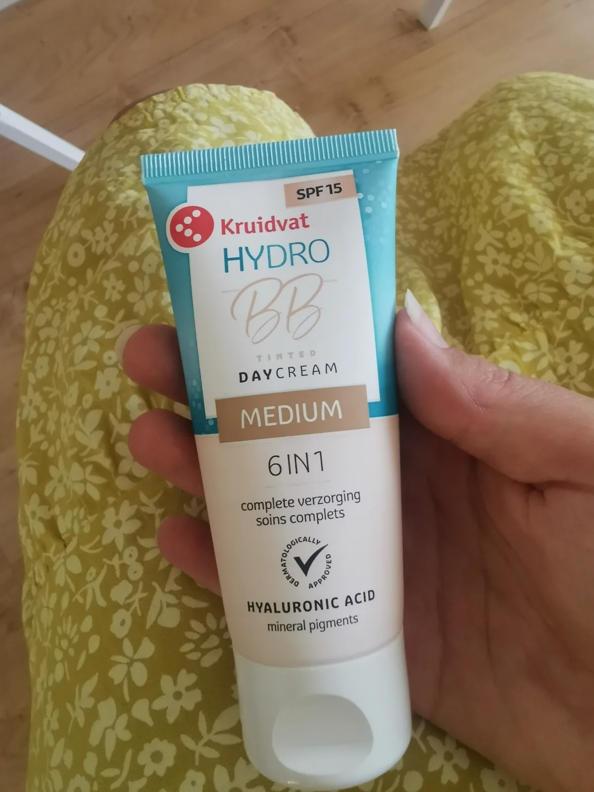 Hydro Licht Gekleurde Dagcreme BB Cream - review image