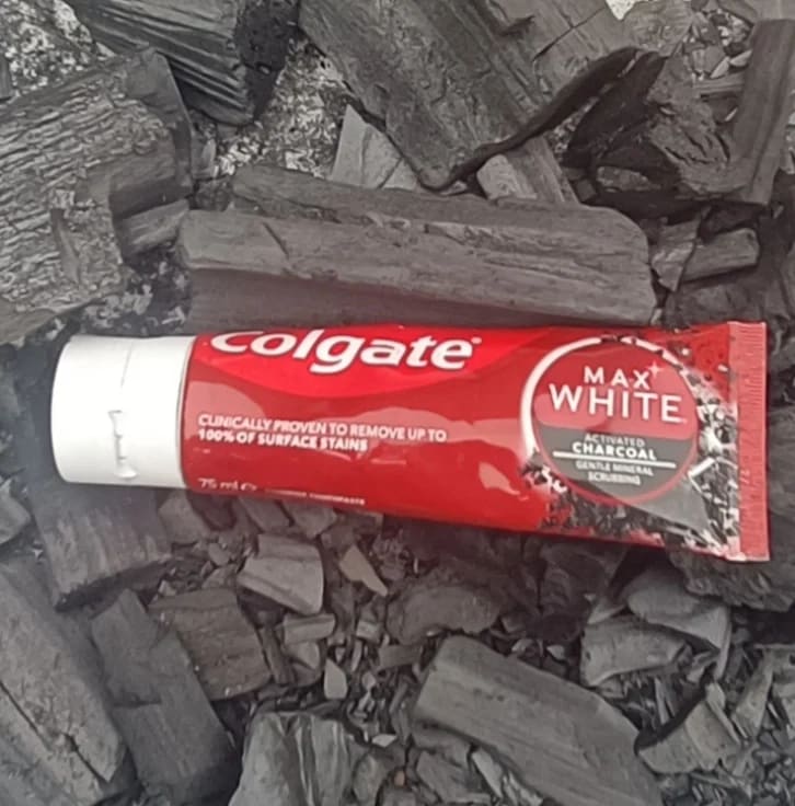 Colgate Max White Carbon Pasta Dentífrica 75 Ml - review image