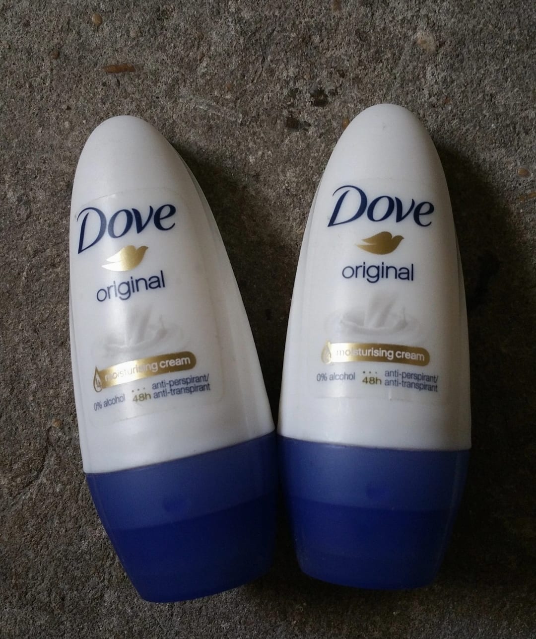 Dove Deo Roller 50 ml - 2 x Original + 2 x Invisible Dry - Anti-Transpirant - 0% Alcohol - review image