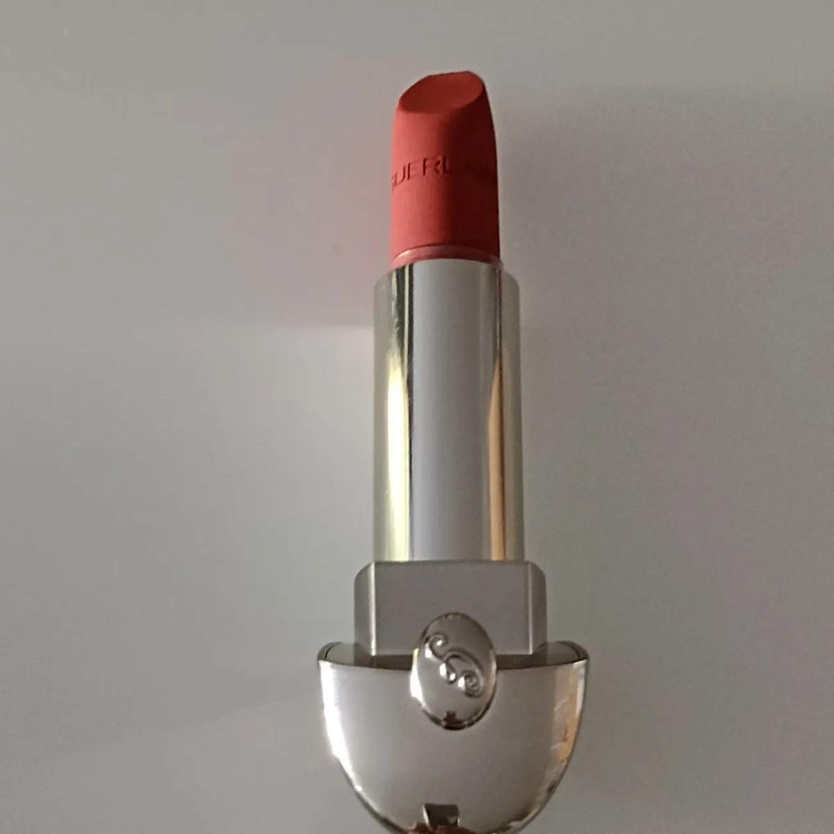 Guerlain 66 Rouge G  - Satin Finish Lipstick 3.5 g - review image