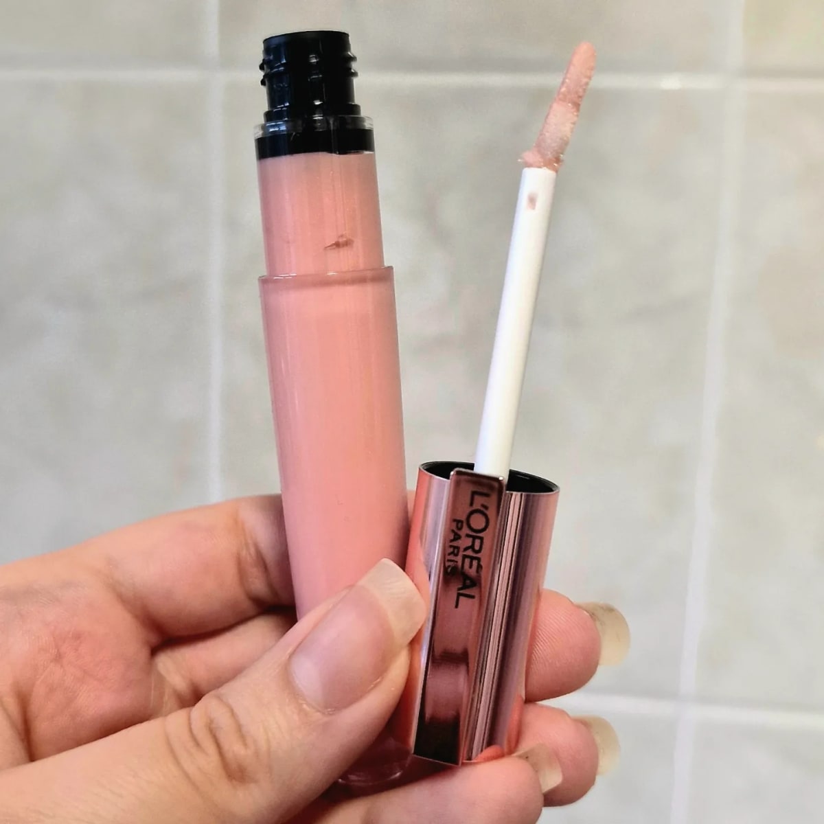 Lipgloss L'Oréal Paris Brilliant Signature Plump Volumiserend 400-maximize - review image