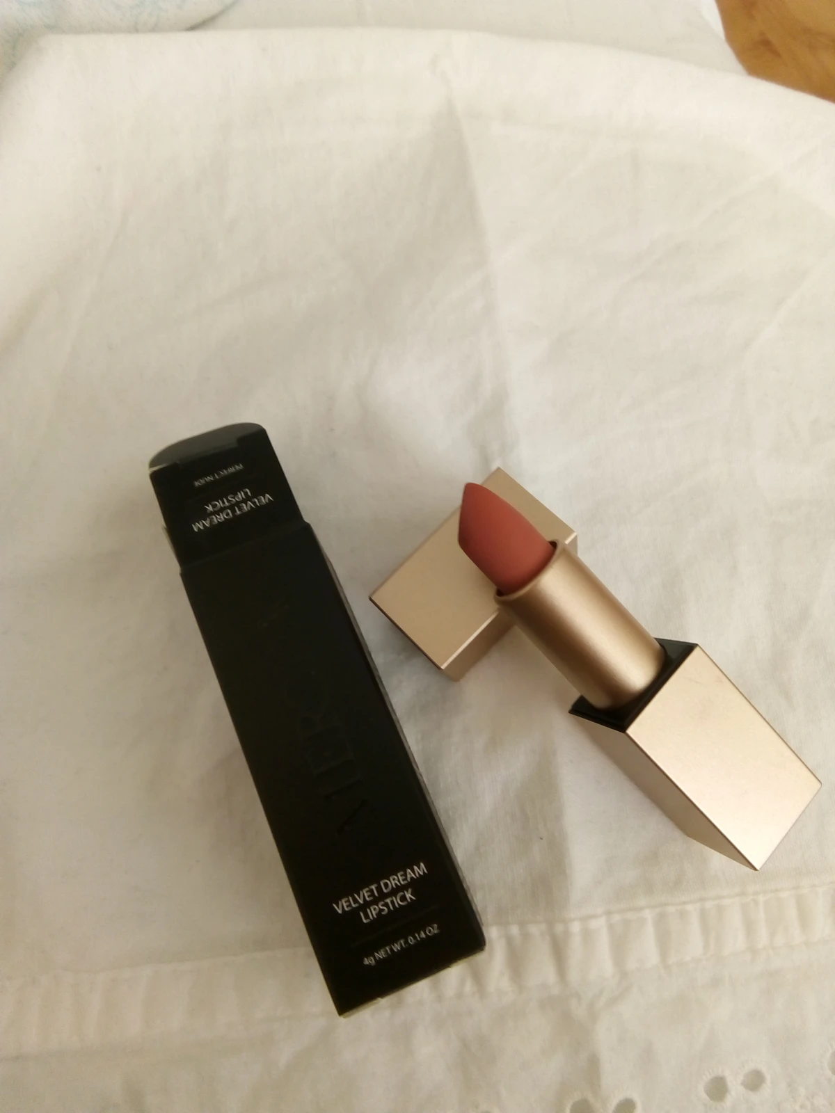 Velvet Dream Lipstick - review image