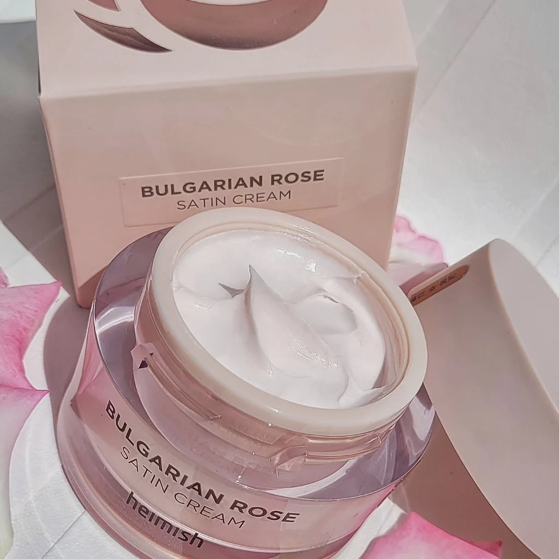 Bulgarian rose satin cream - review image