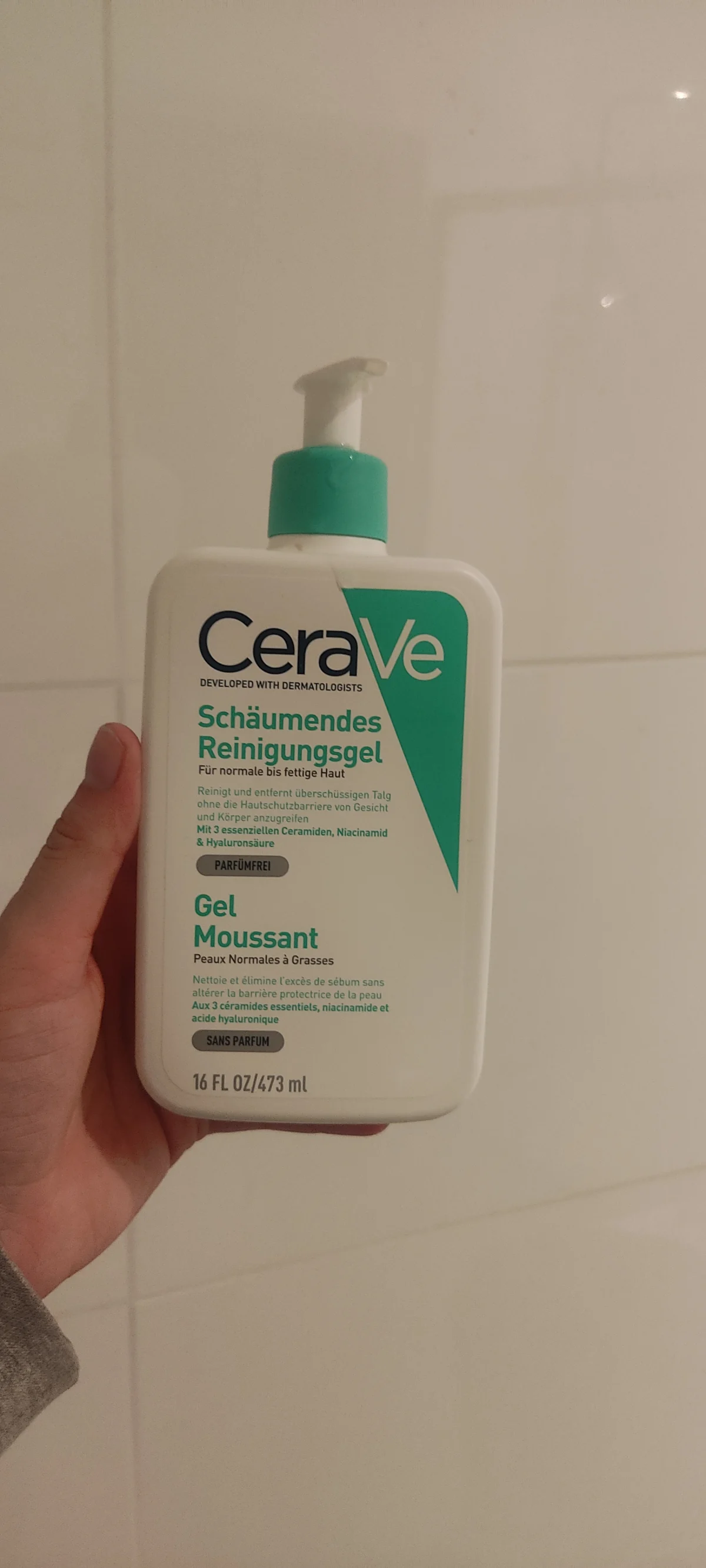 Foaming Facial Cleanser - review image