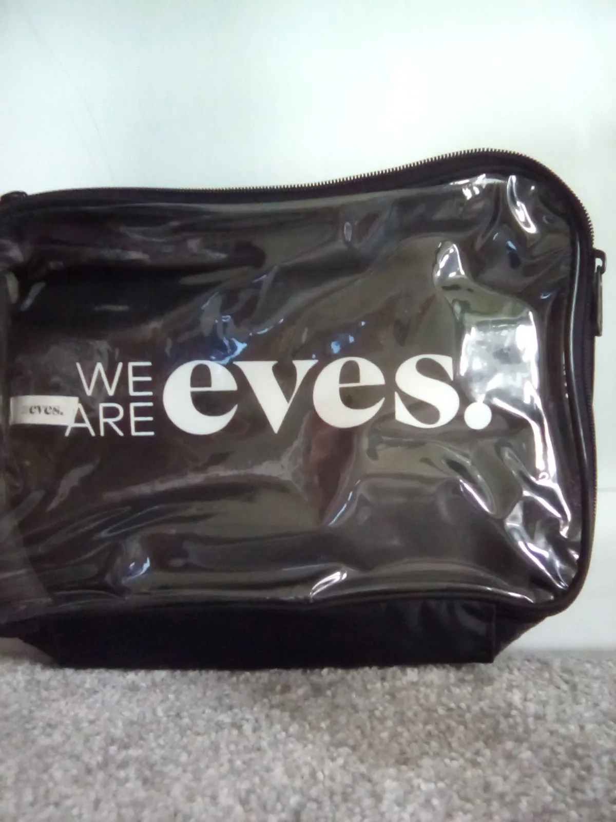 We Are Eves Beauty Bag - review image