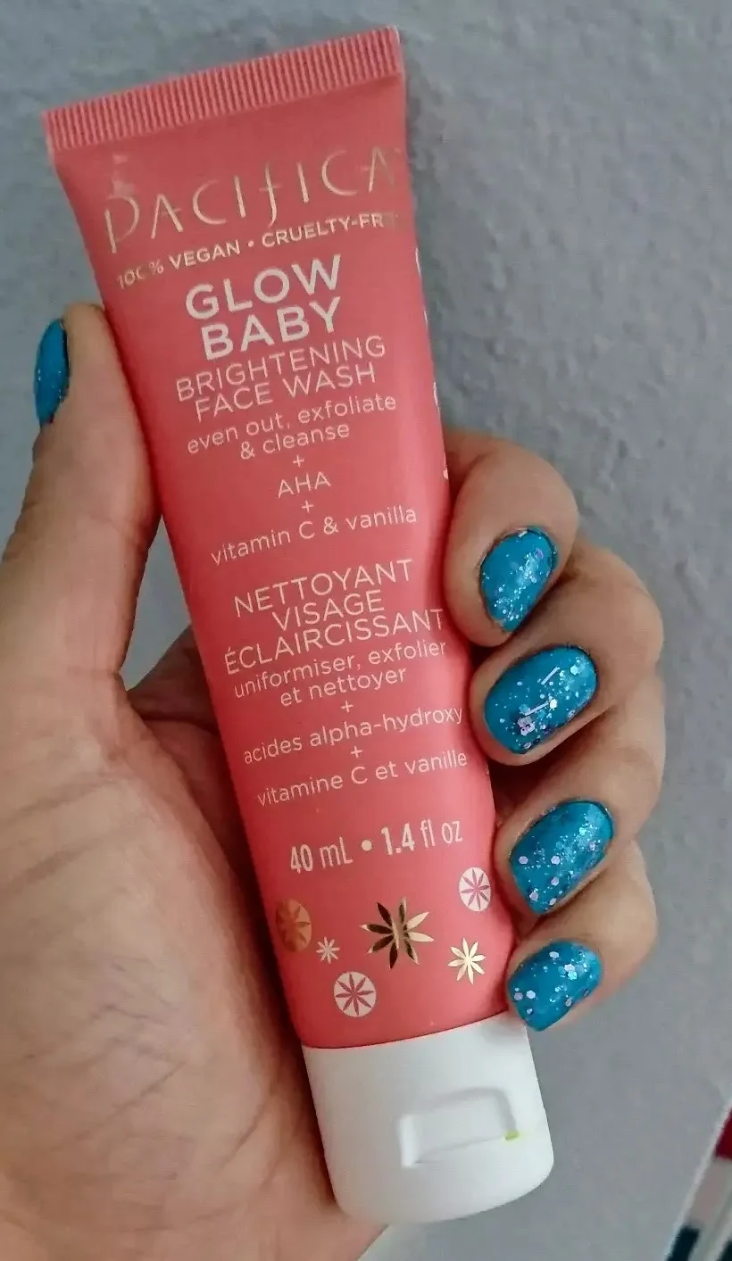 Glow Baby Brightening Face Wash - review image