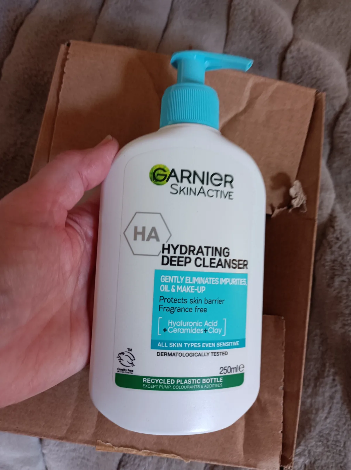 Garnier Skin Active Reinigingsschuim Skin Clear Hydrating Deep Cleanser, 250 ml - review image