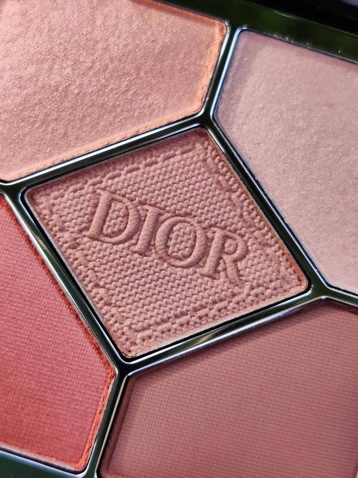 DIOR Diorshow 5 Couleurs Couture Eyeshadow Palette 233 Eden Roc 233 Eden Roc - review image