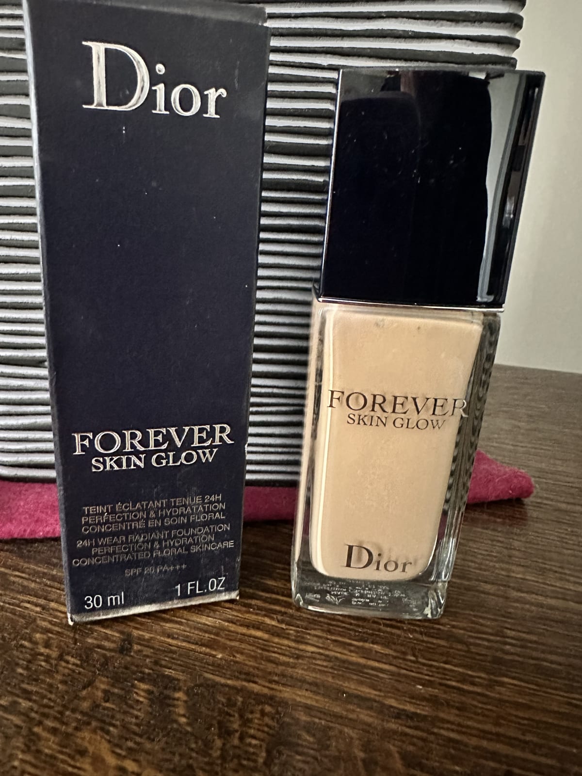 DIOR Forever Skin Glow Foundation 00 00 - review image