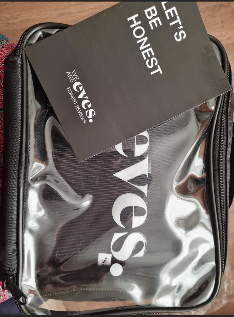 We Are Eves Beauty Bag - review image