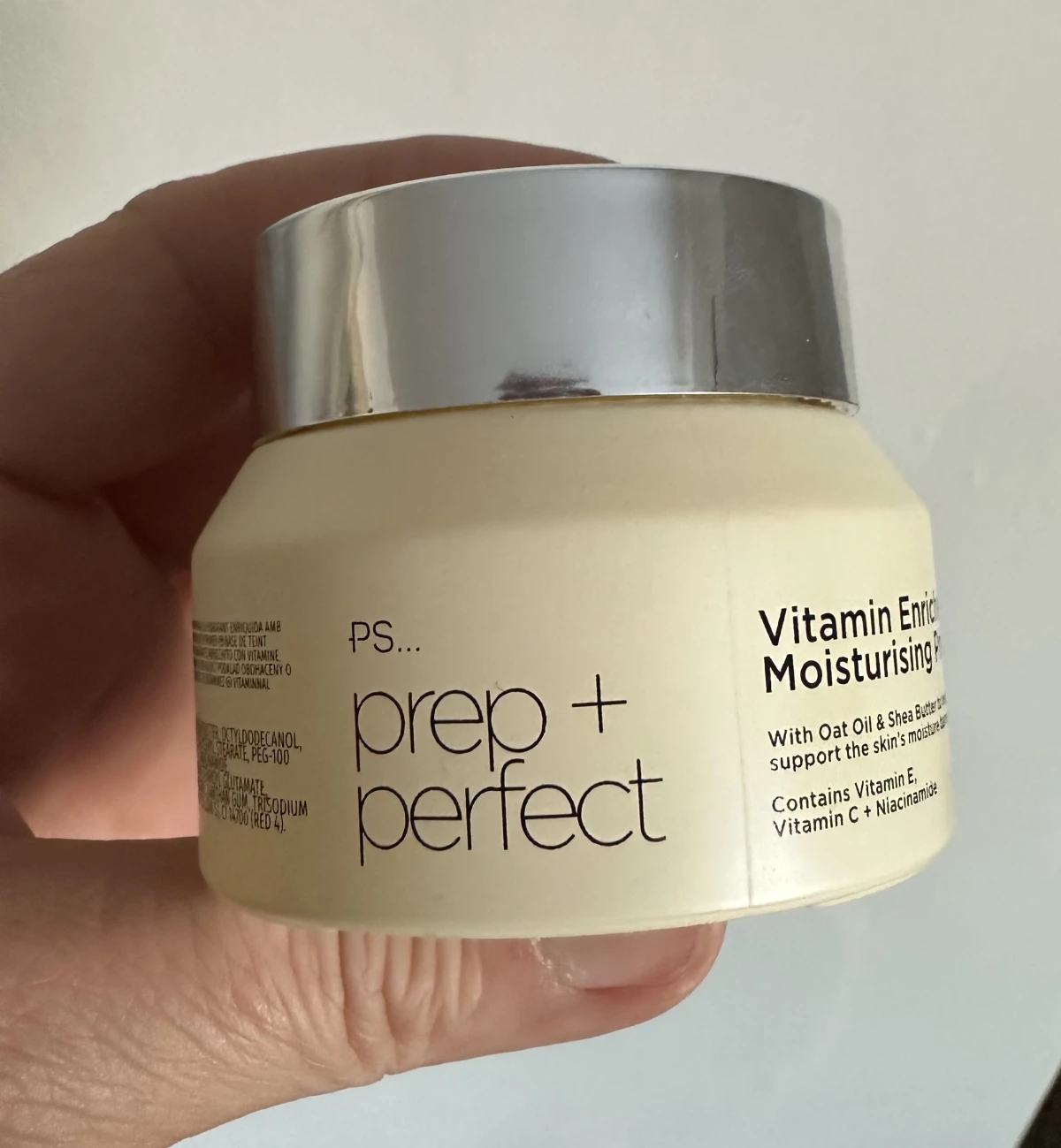 Vitamin Enriched Moisturising Primer - before review image