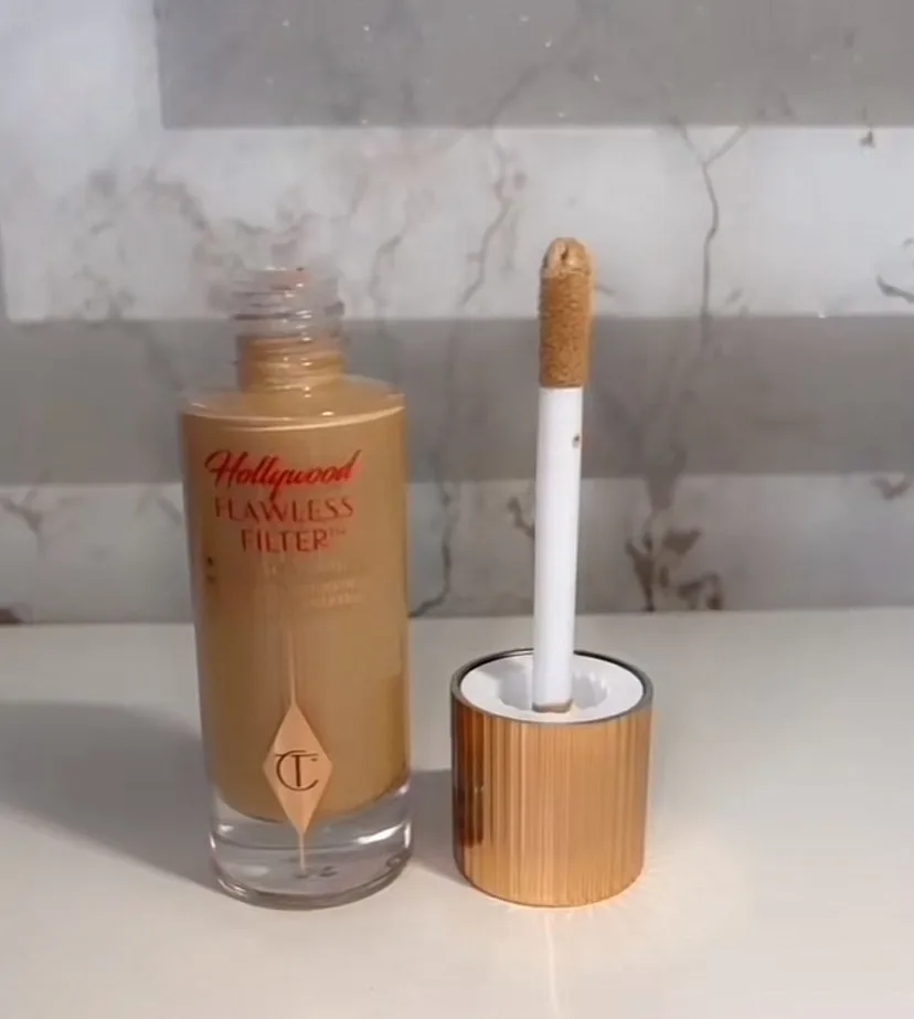 Hollywood Flawless Filter - primer, highlighter & corrector - review image