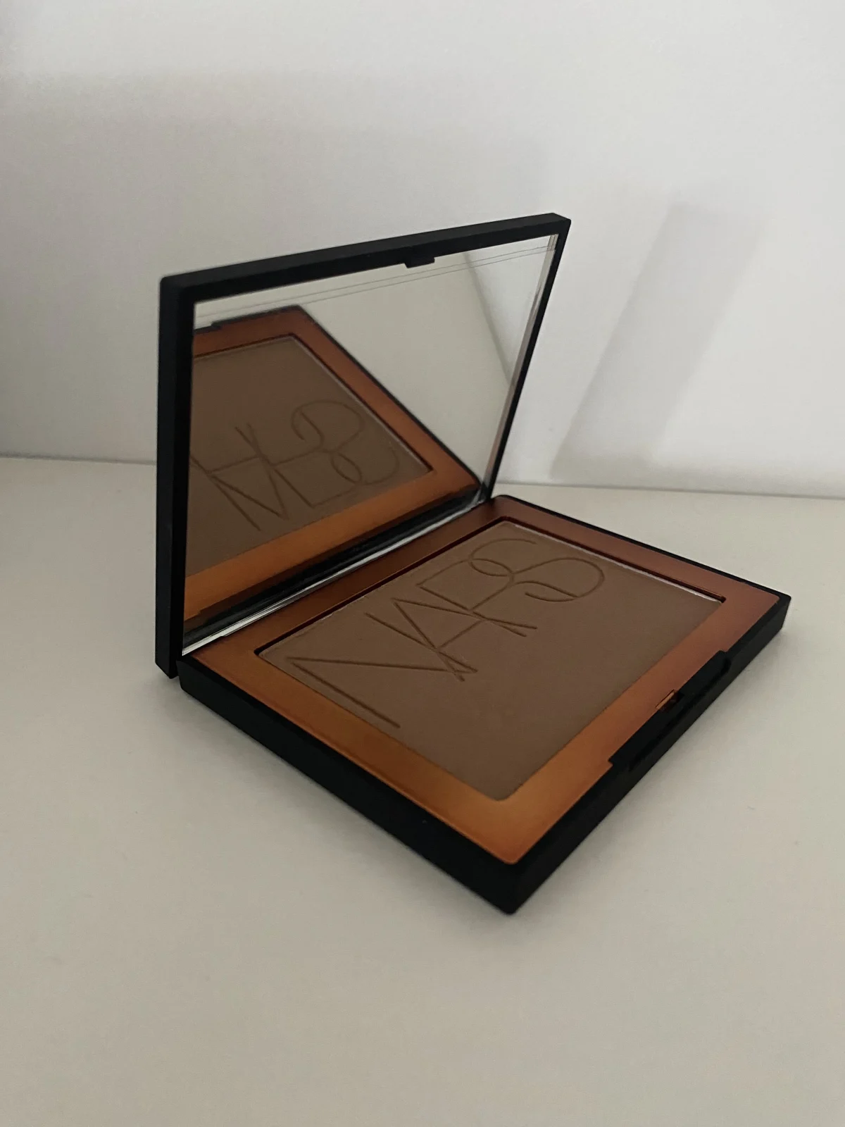 Bronzing powder - review image