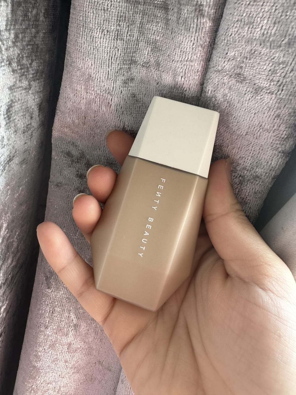 Eaze Drop Blurring Skin Tint - review image