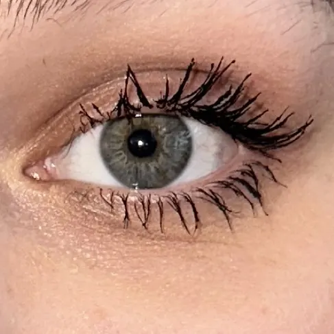 Benefit Whoop Lash - review image