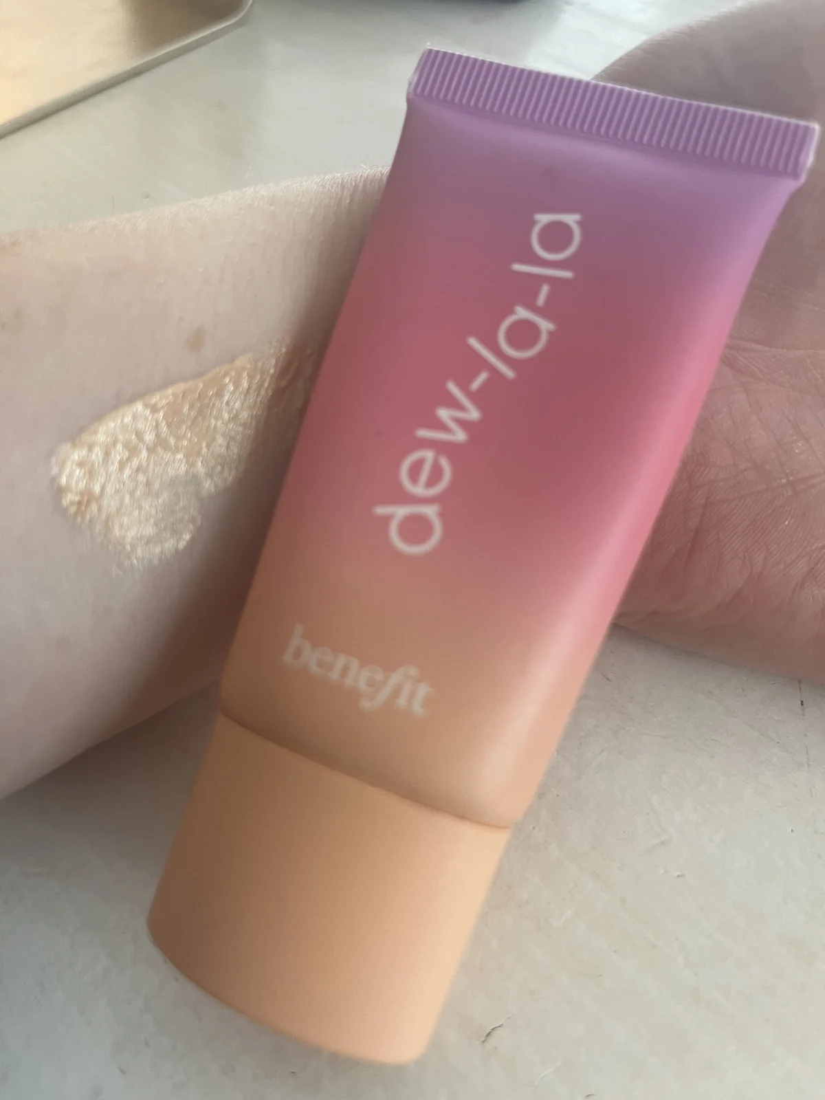 Benefit Dew-la-la - review image