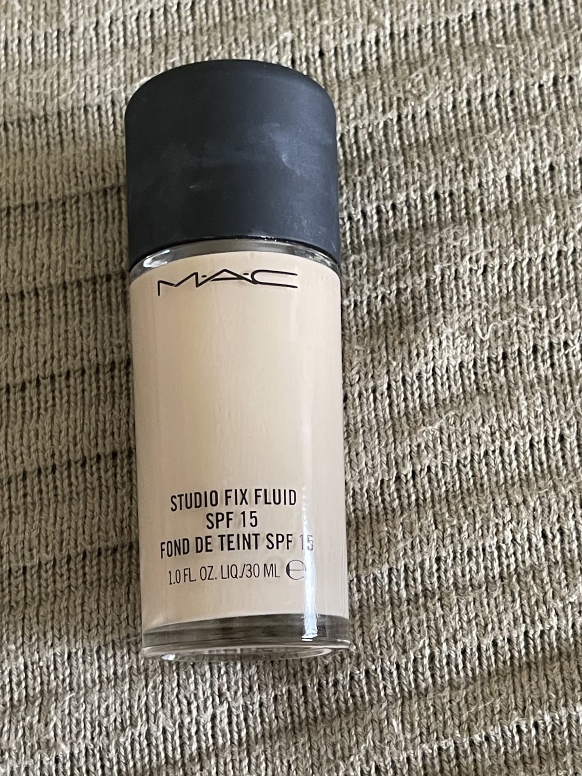 MAC Studio Fix Fluid SPF15 - before review image