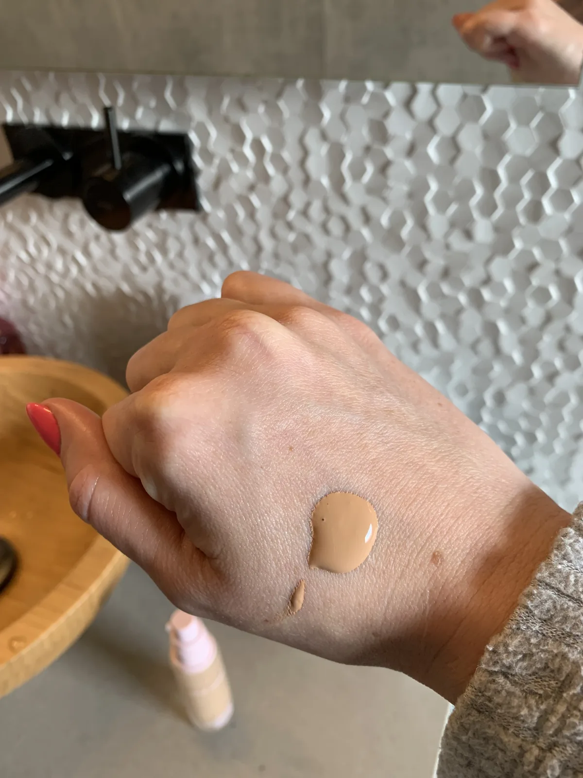 KYLIE COSMETICS Kylie Cosmetics Power Plush Longwear Foundation - 7.5C, 30 ml - before review image