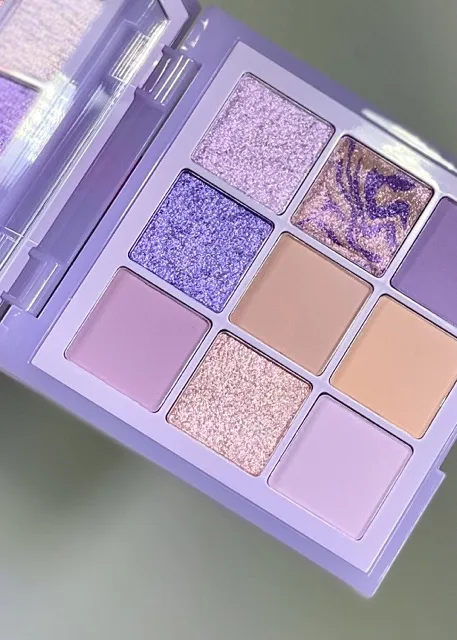 LILAC OBSESSIONS PALETTE - review image