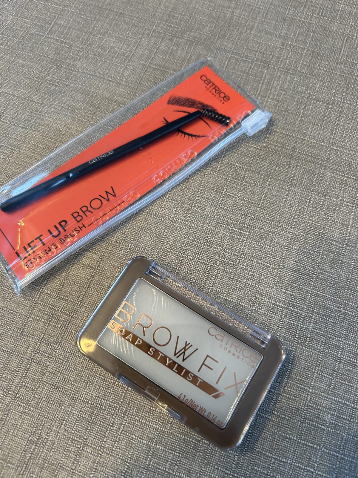 Brow Fix Full and Fluffy Soap Stylist - review image