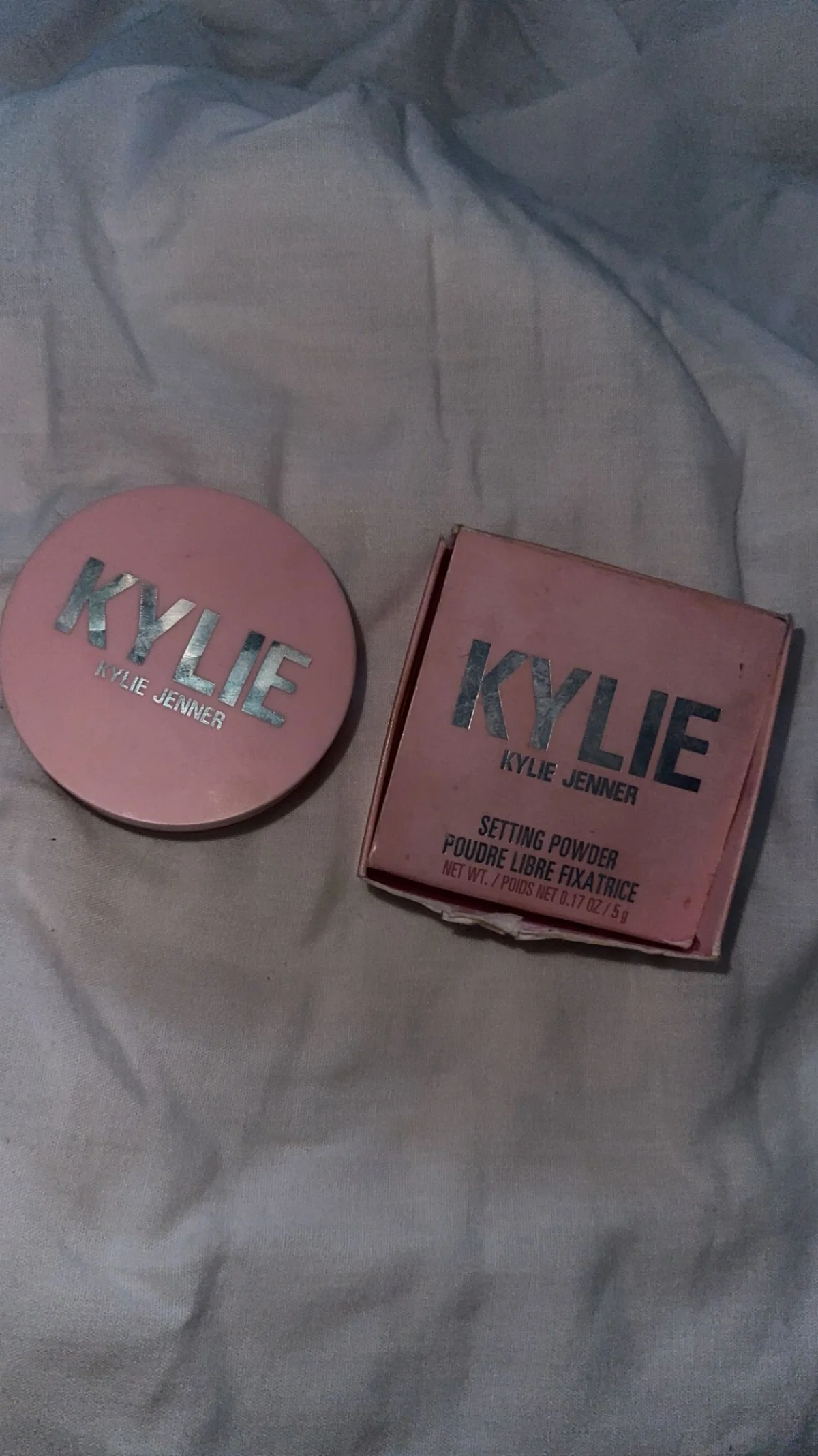 Kylie Cosmetics Setting Powder - review image