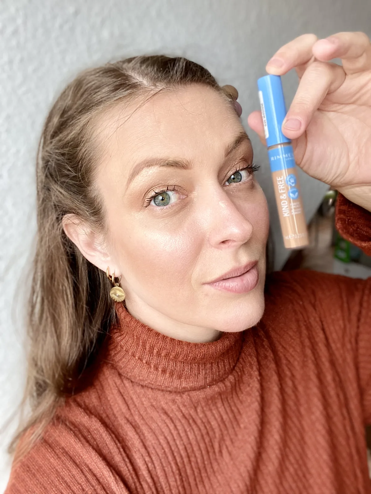 Rimmel London KIND & FREE Vegan Concealer - 010 Fair - review image