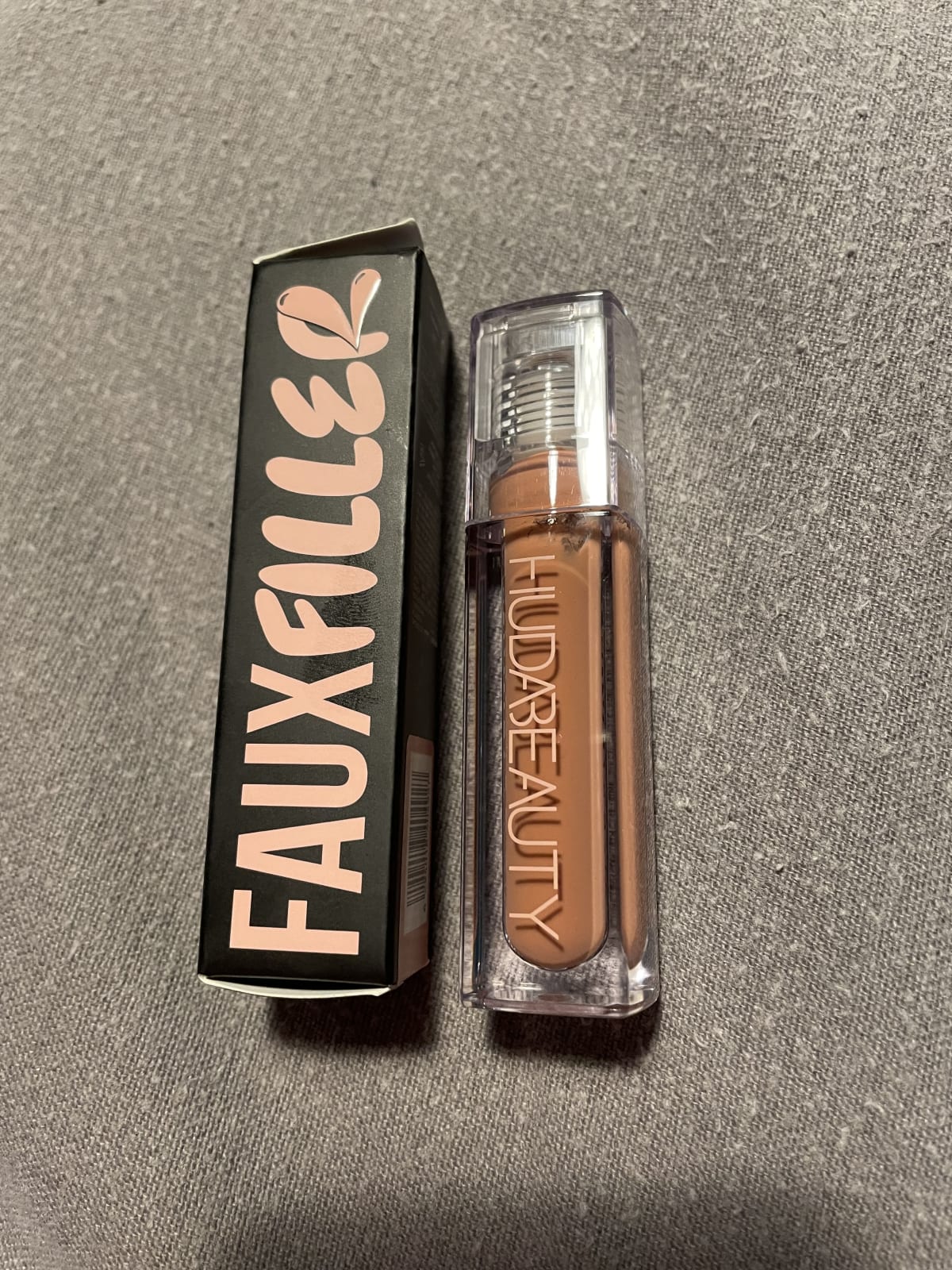 Faux Filler lipgloss - before review image