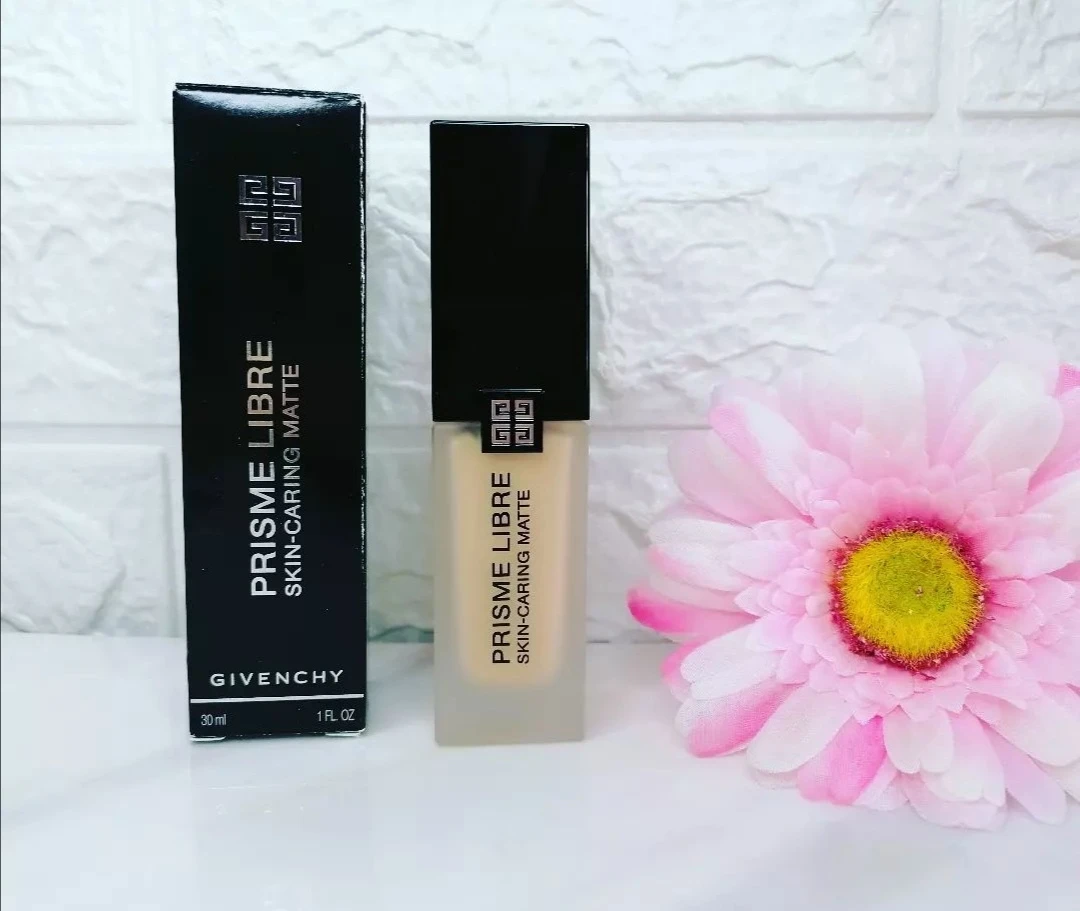 Givenchy Prisme Libre Skin-Caring Glow - review image