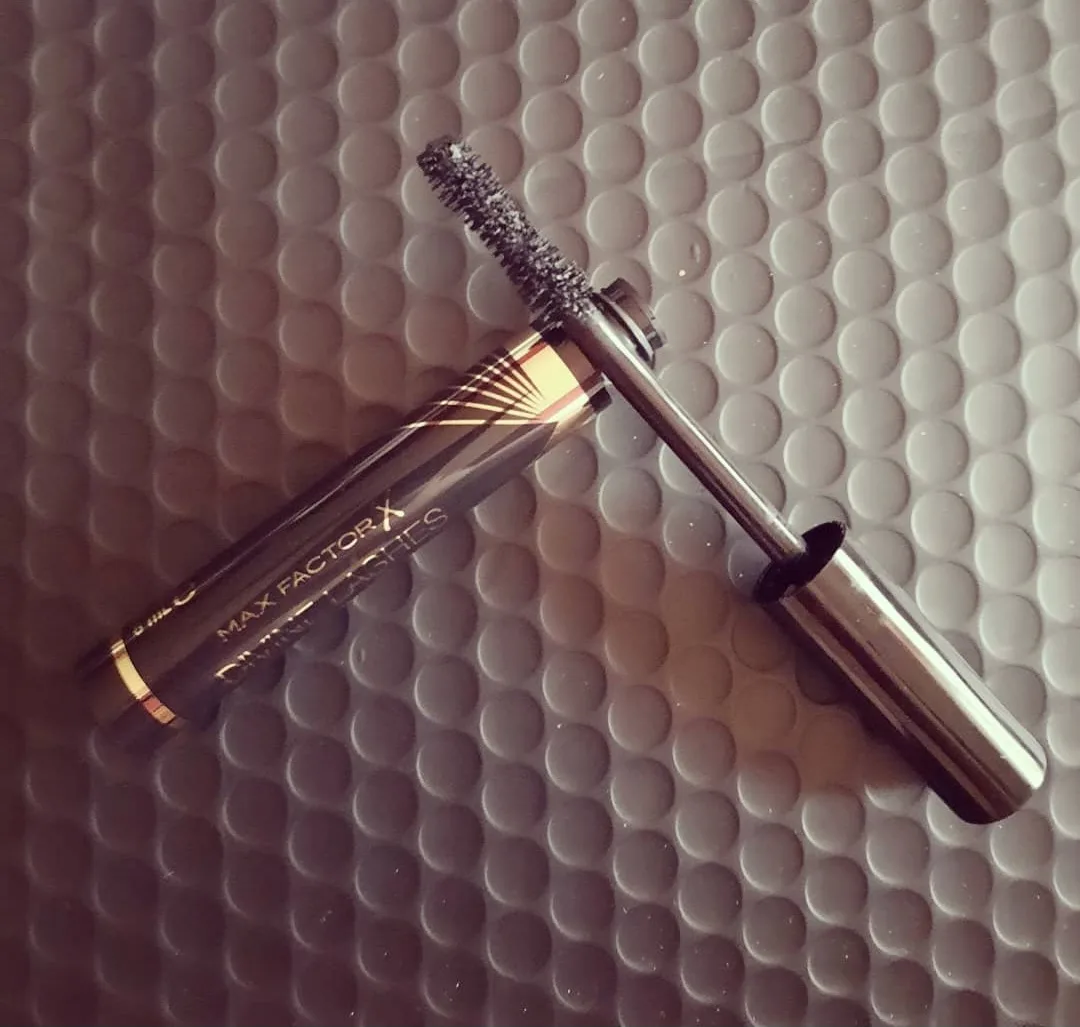 Divine Lashes Mascara - review image
