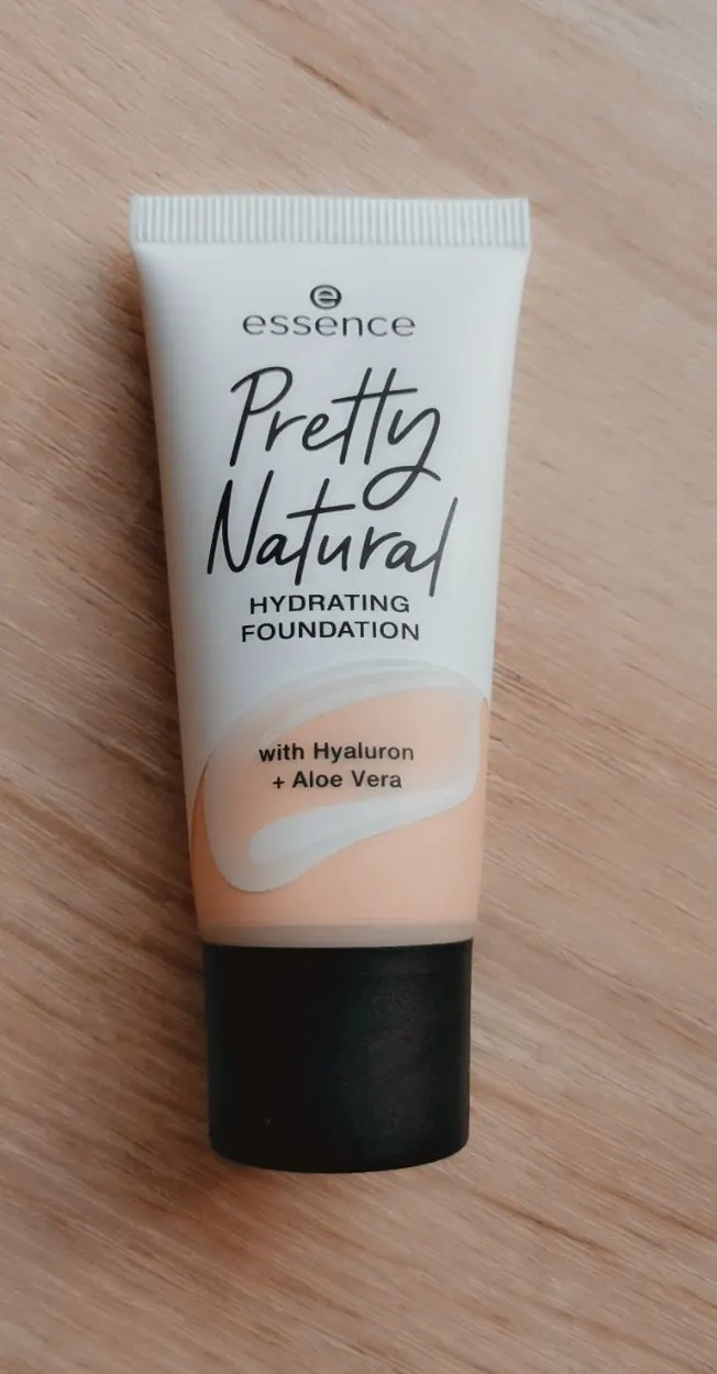 Essence - Pretty Natural Hydrating Foundation 24H Long Lasting Moisturizing Face Primer 050 Neutral Champagne 30Ml - review image