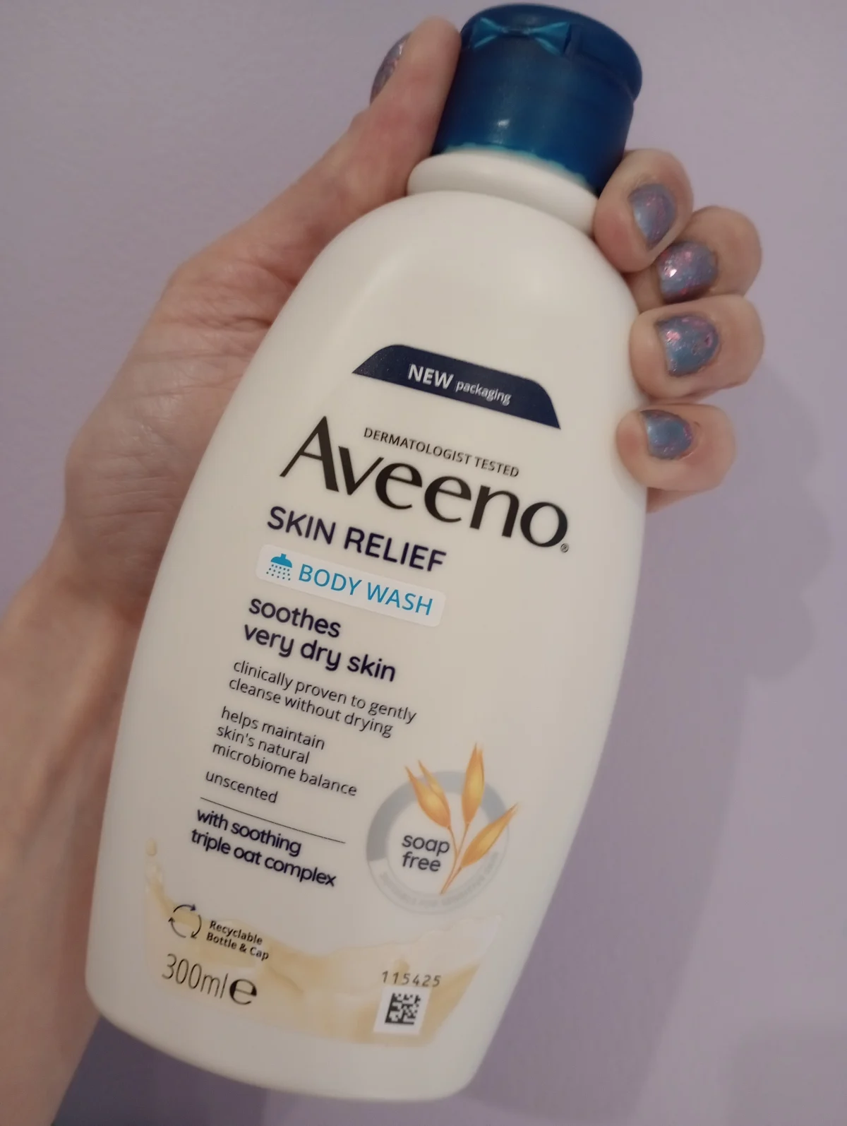 Aveeno Daily Moisturizing Body Wash for Dry & Sensitive Skin 975ml - review image