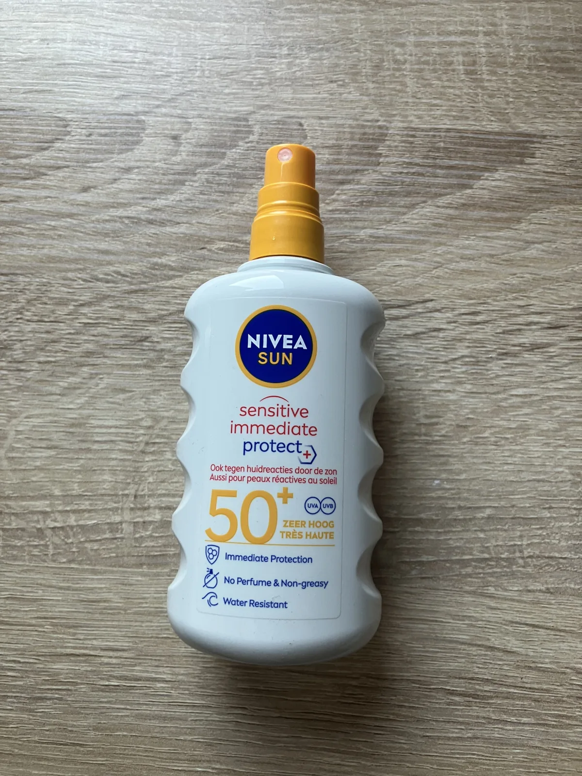 NIVEA SUN Sensitive Immediate Protect Zonnebrand Spray - Gevoelige huid - SPF 30 - Zonnespray - Met aloë vera en jojobaolie - 200 ml - review image