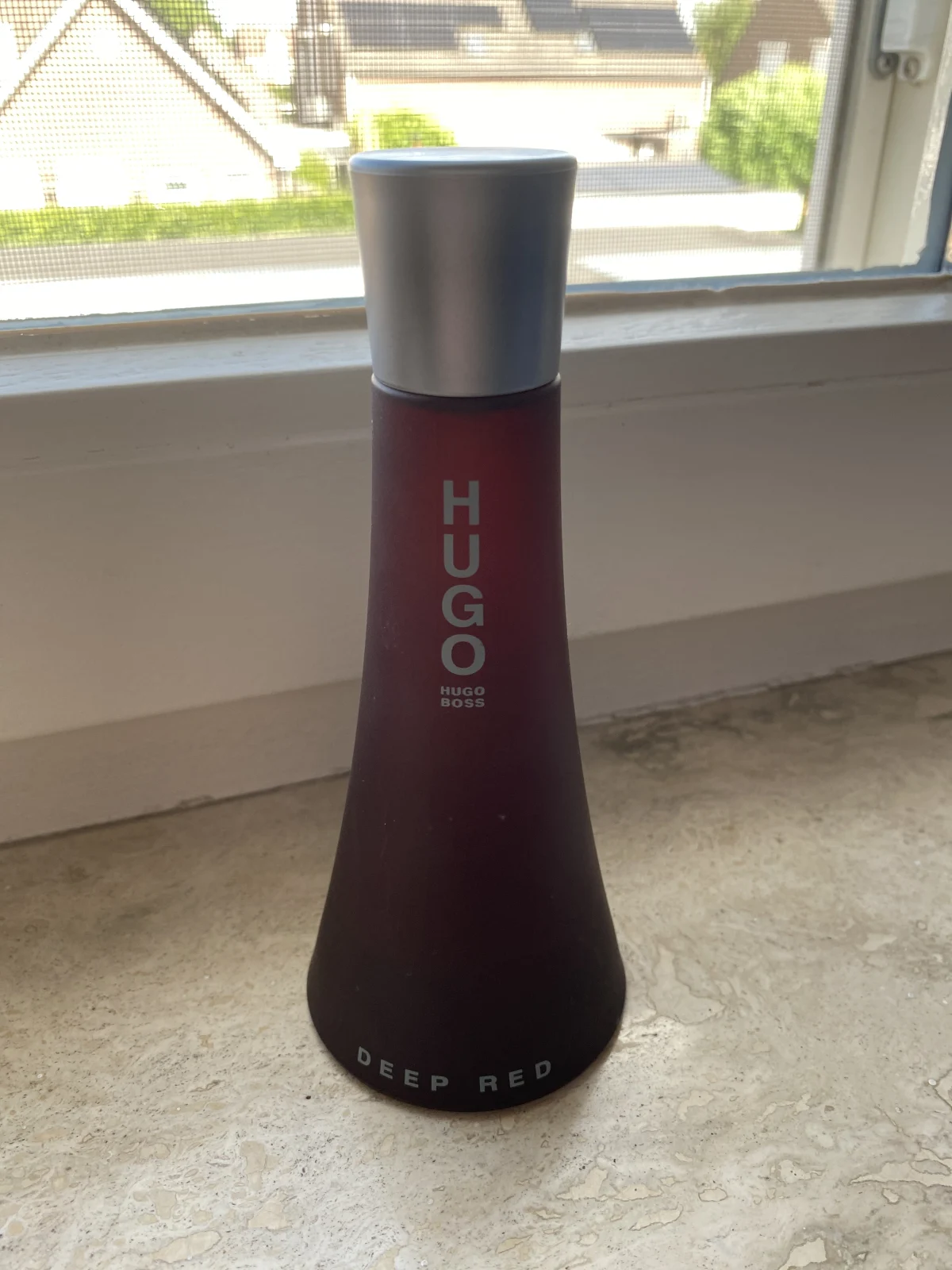 Hugo Boss Hugo deep Red Eau de Parfum Spray 90ml - review image