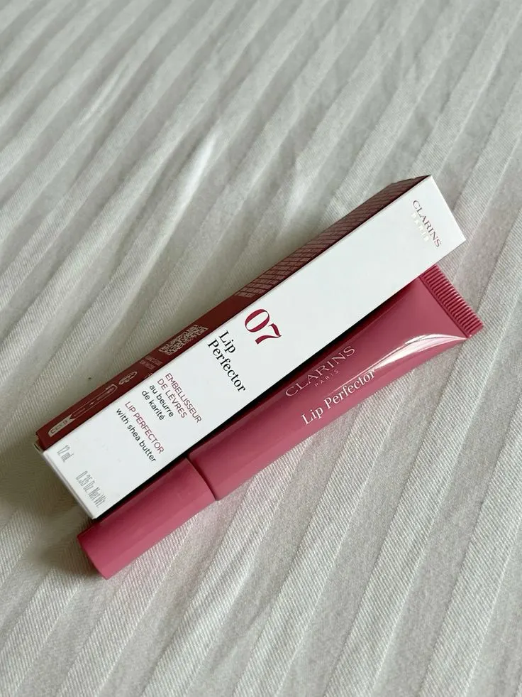 Instant Light Natural Lip Perfector 08 - Plum Shimmer - review image