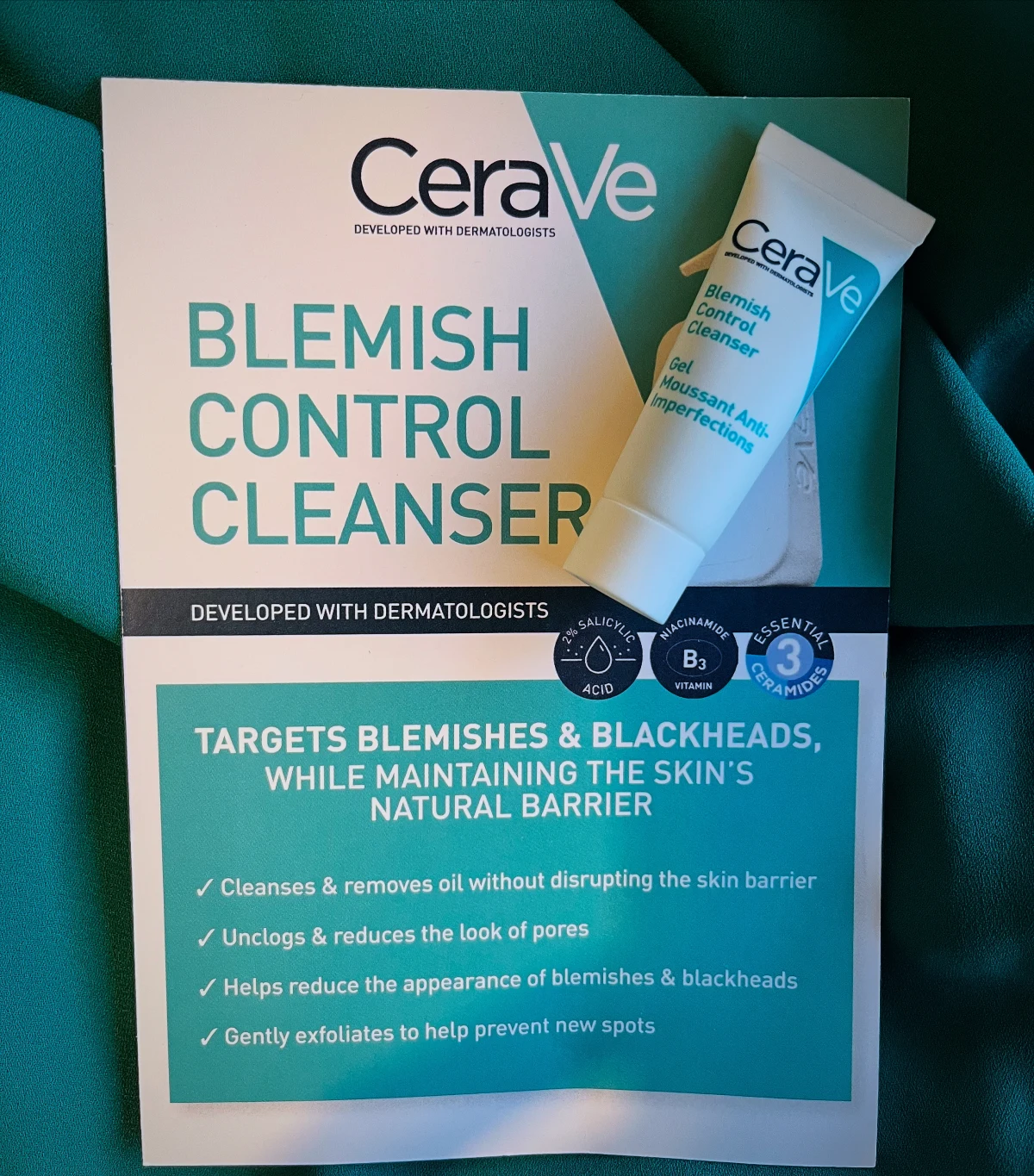 CeraVe Blemish Control Face Cleanser with 2% Salicylic Acid & Niacinamide for Blemish-Prone Skin 236ml - review image