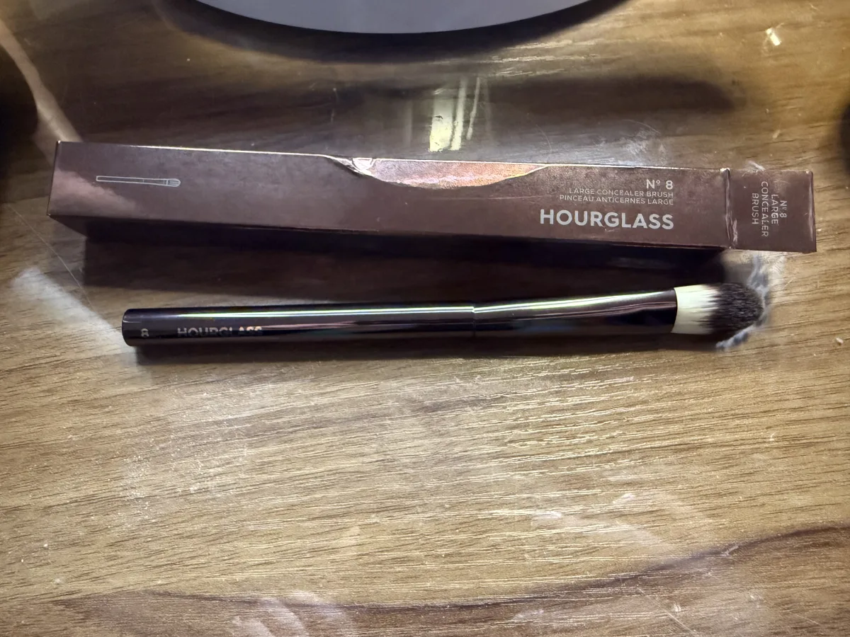 Hourglass Brush No 8 Large Concealer - review image