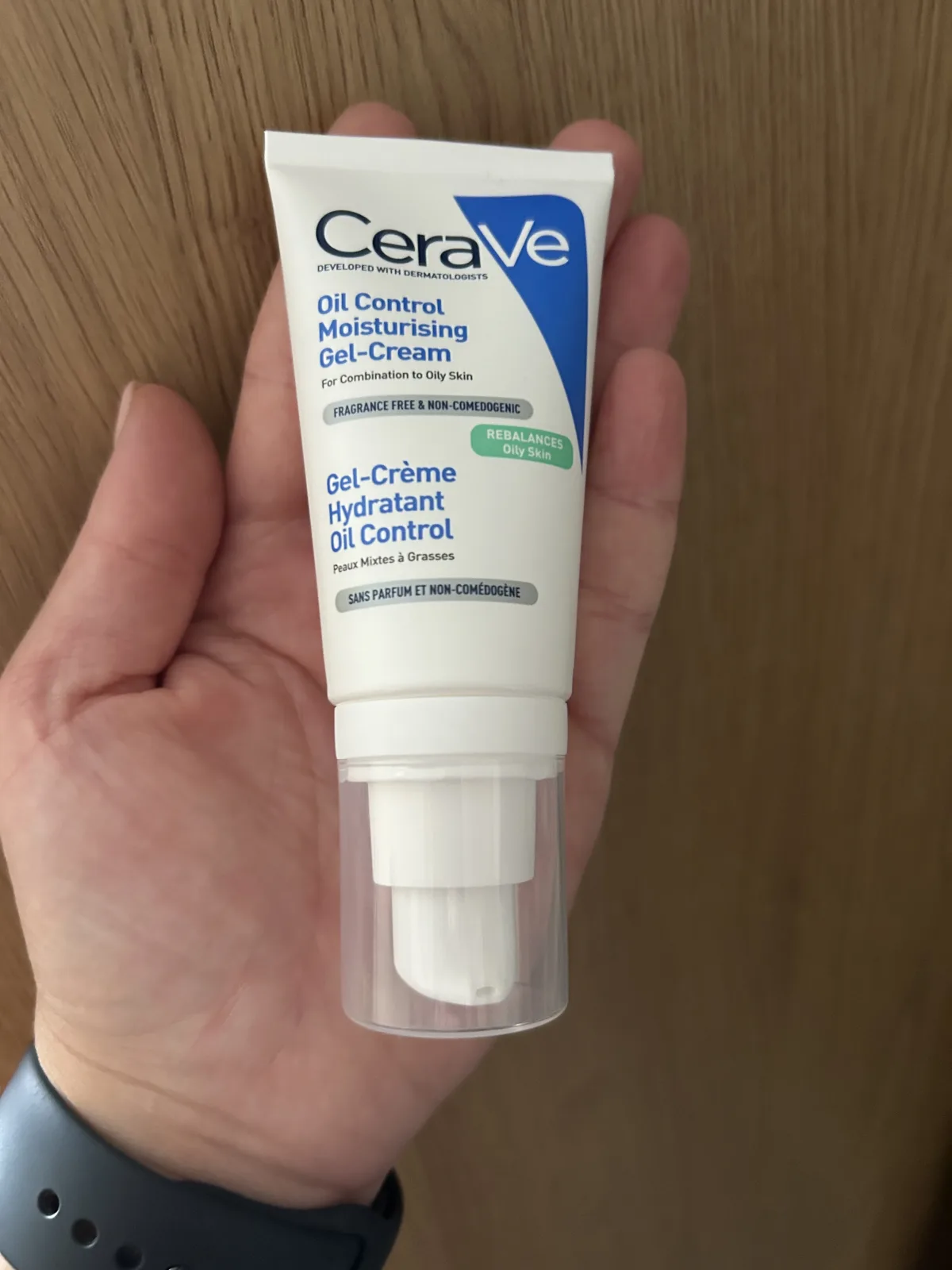 CeraVe Oil Control Moisturising Gel-Cream With Oil Absorbing Technology and Ceramides for Combination and Oily Skin 52ml - review image