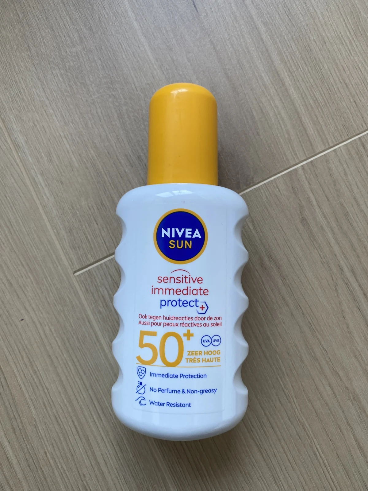 NIVEA SUN Sensitive Immediate Protect Zonnebrand Spray - Gevoelige huid - SPF 30 - Zonnespray - Met aloë vera en jojobaolie - 200 ml - review image