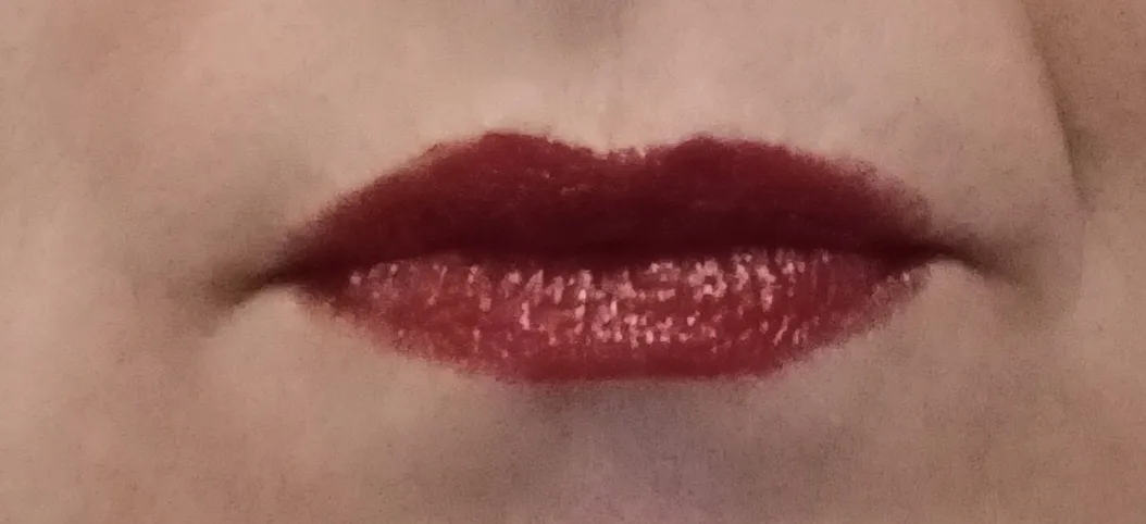 Lipstick Radiant Red - review image