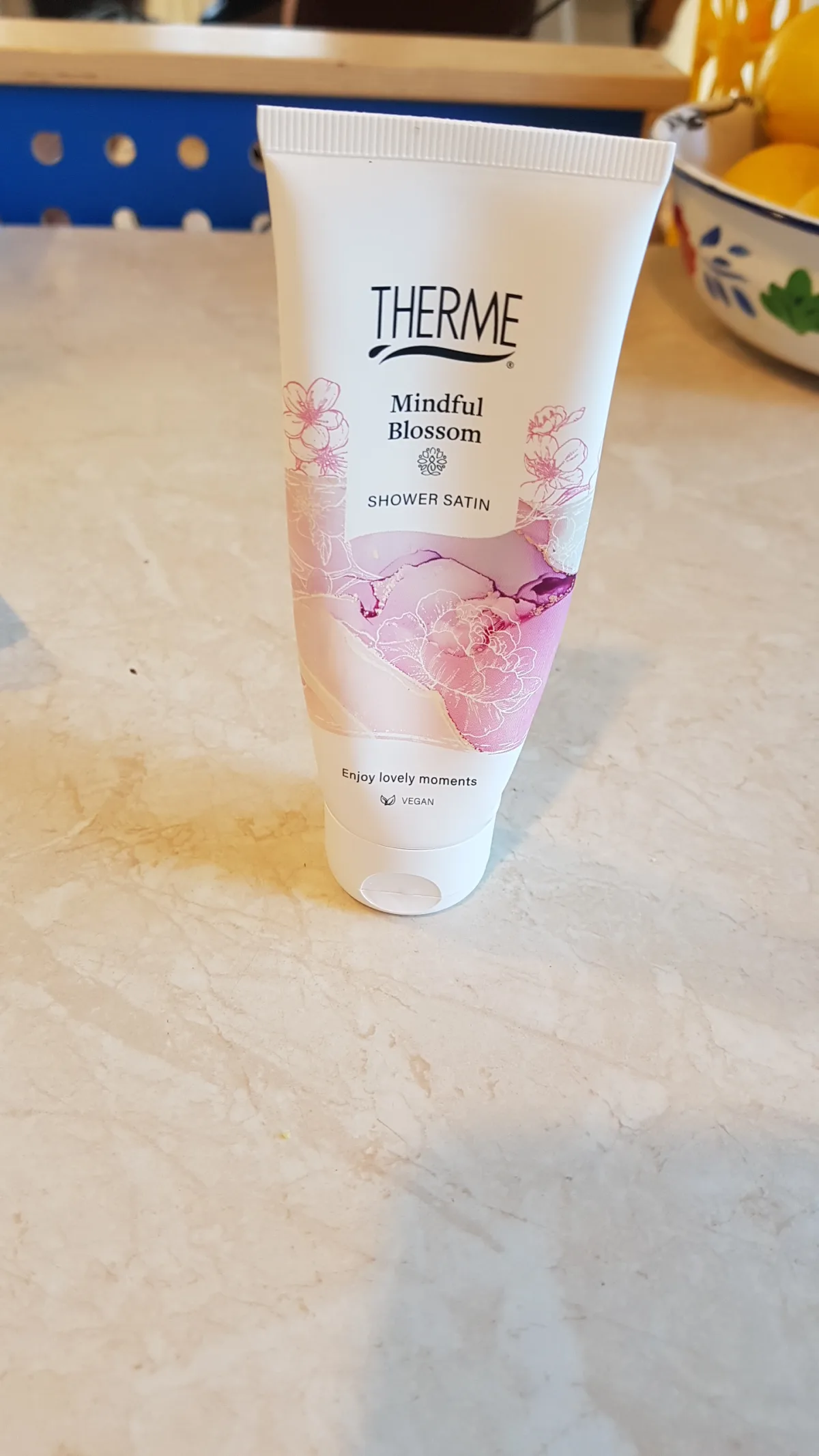 THERME Mindful Blossom Shower Satin - review image