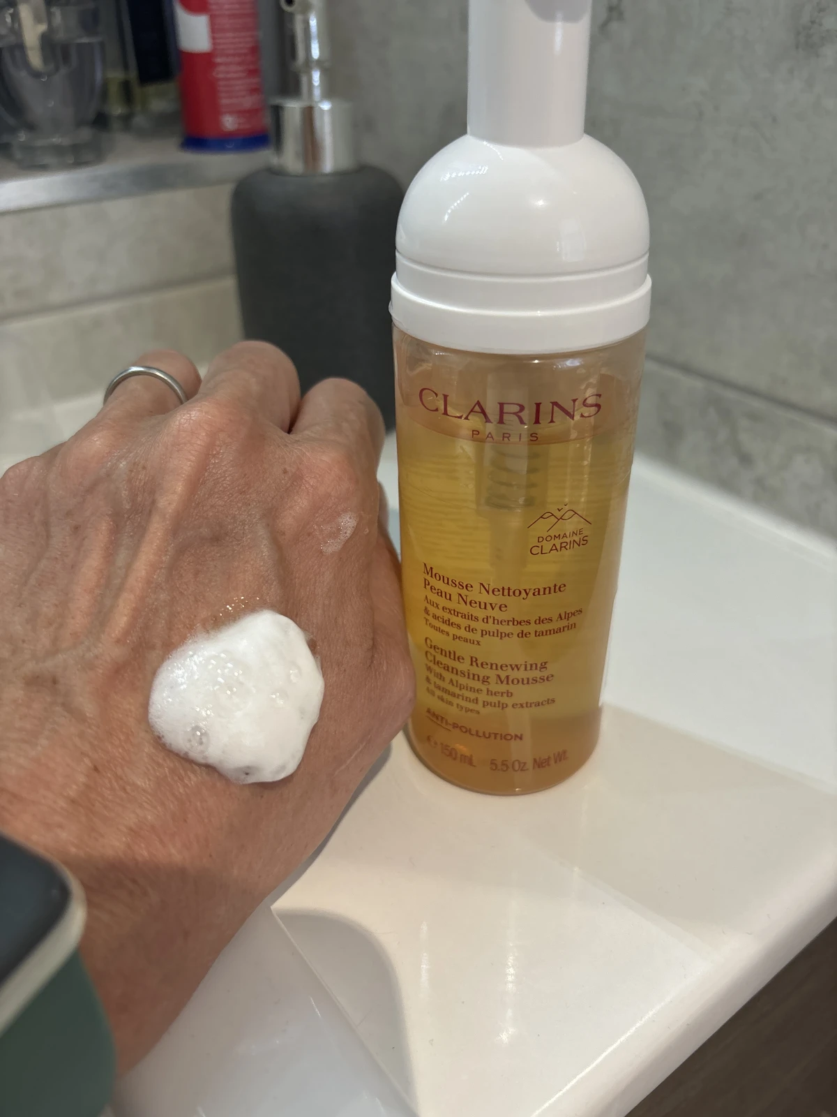 Clarins Gentle Renewing Cleansing Mousse 150ml - review image