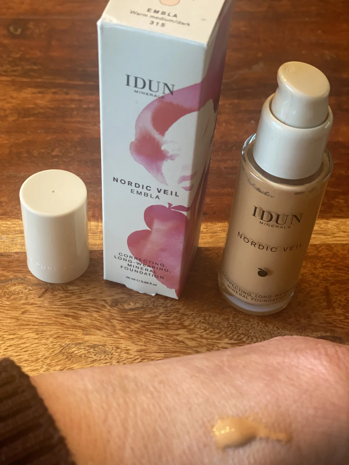 IDUN Minerals - Liquid Foundation Nordic Veil - Embla 315 - review image