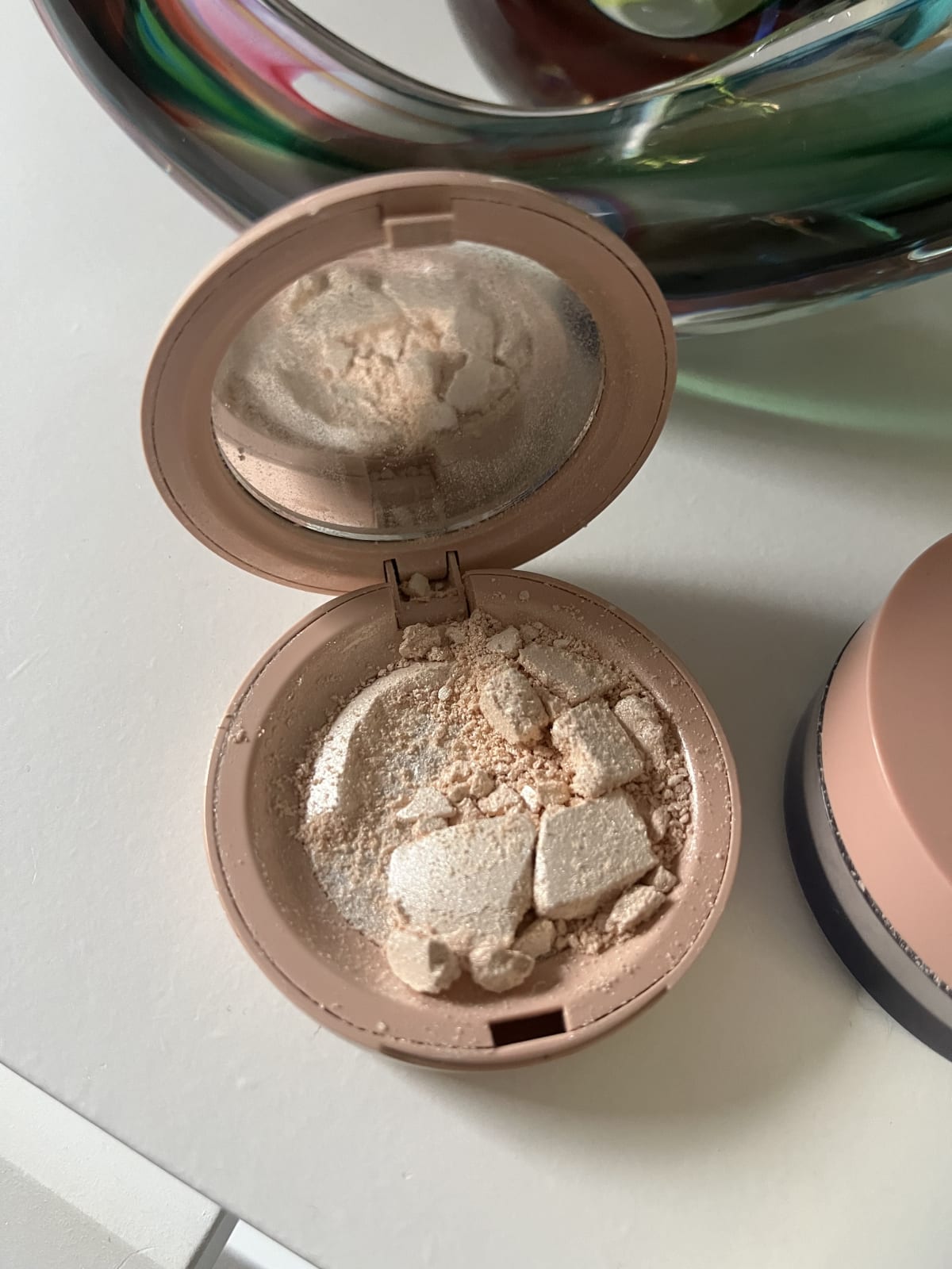 Rare Beauty Positive Light Silky Touch Highlighter Powder Color : Mesmerize - review image