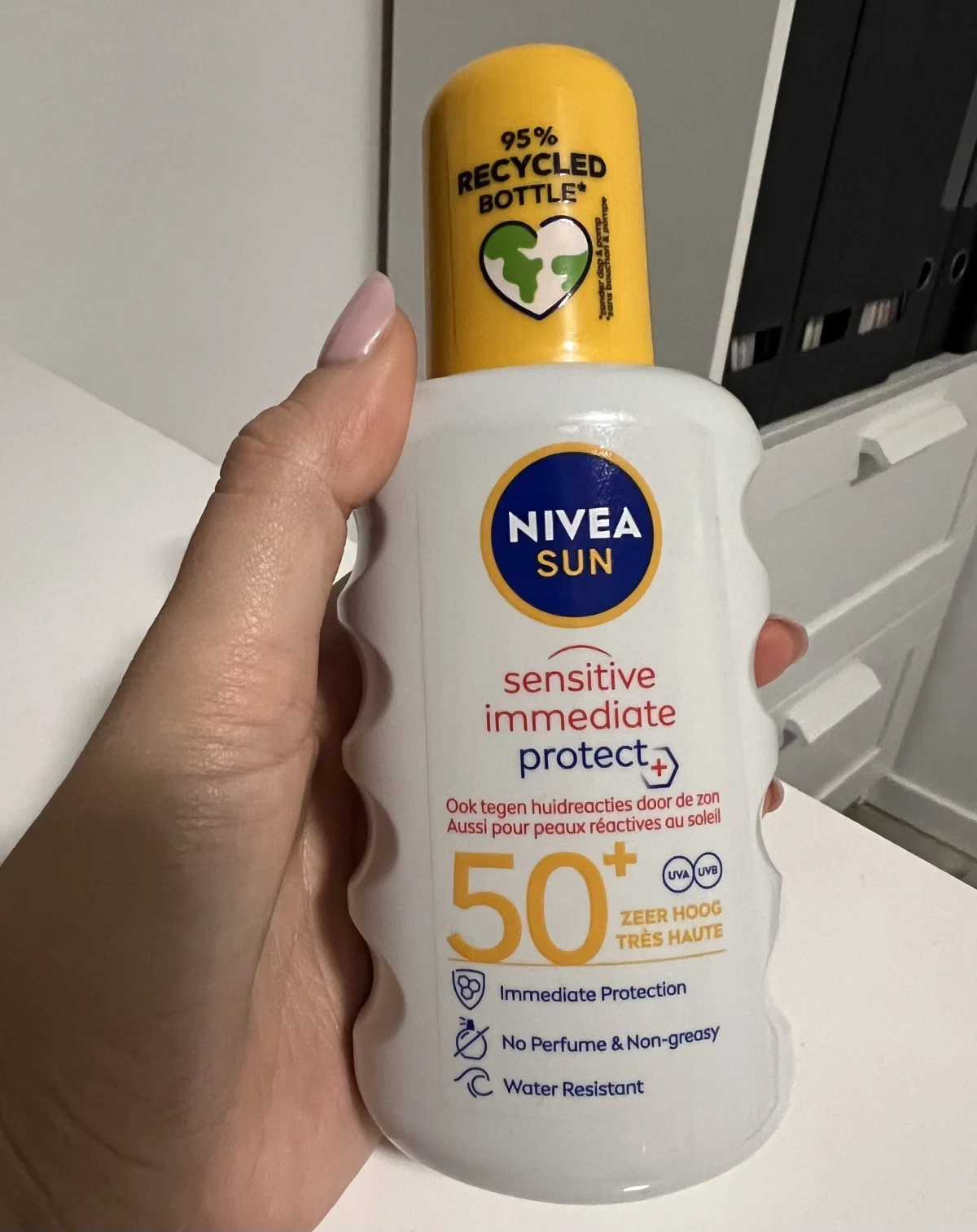 NIVEA SUN Sensitive Immediate Protect Zonnebrand Spray - Gevoelige huid - SPF 30 - Zonnespray - Met aloë vera en jojobaolie - 200 ml - review image