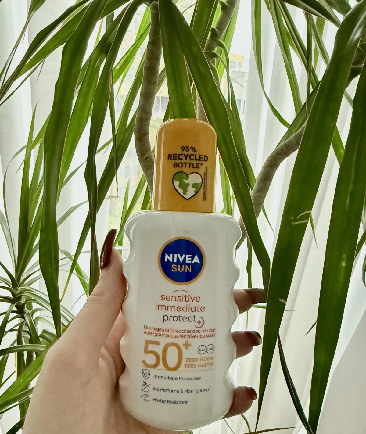 NIVEA SUN Sensitive Immediate Protect Zonnebrand Spray - Gevoelige huid - SPF 30 - Zonnespray - Met aloë vera en jojobaolie - 200 ml - review image